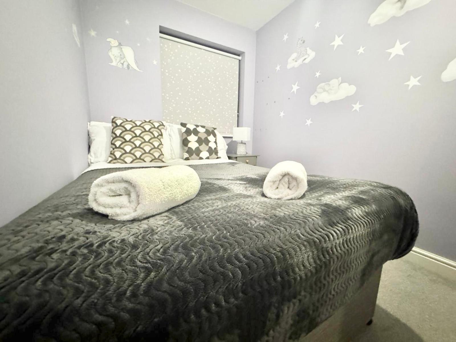 Home Centrally Located In Folkestone, Great Location For Families Or Workers Exterior foto