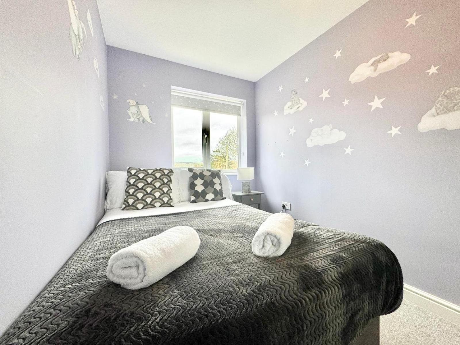Home Centrally Located In Folkestone, Great Location For Families Or Workers Exterior foto